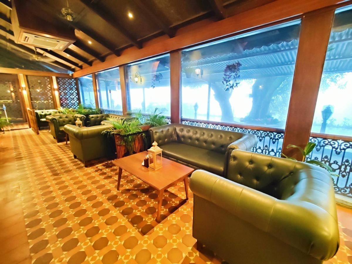 Hotel Regenta Mpg Club Mahābaleshwar Esterno foto